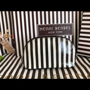 Henri Bendel medium make up bag